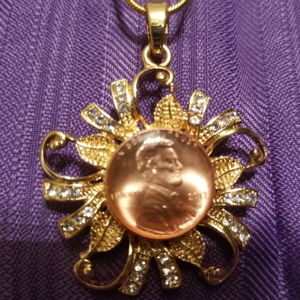 Treasure snap necklace